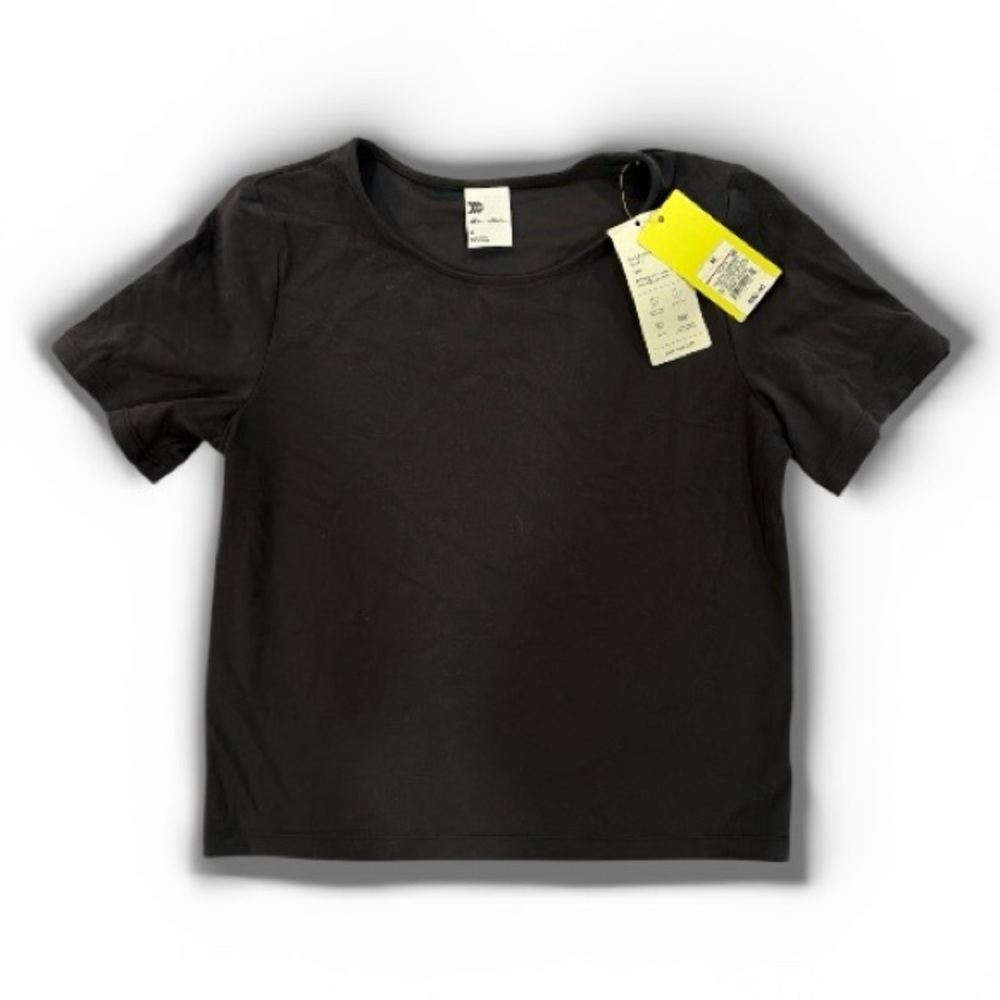 NWT all in motion Super Soft Buttery Athletic Youth Short Sleeve Tee Medium